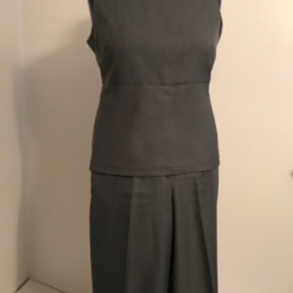 Suit - Picture 7 of 8